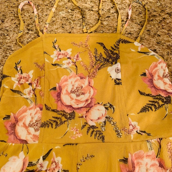 Xhilatation Romper - Picture 2 of 4